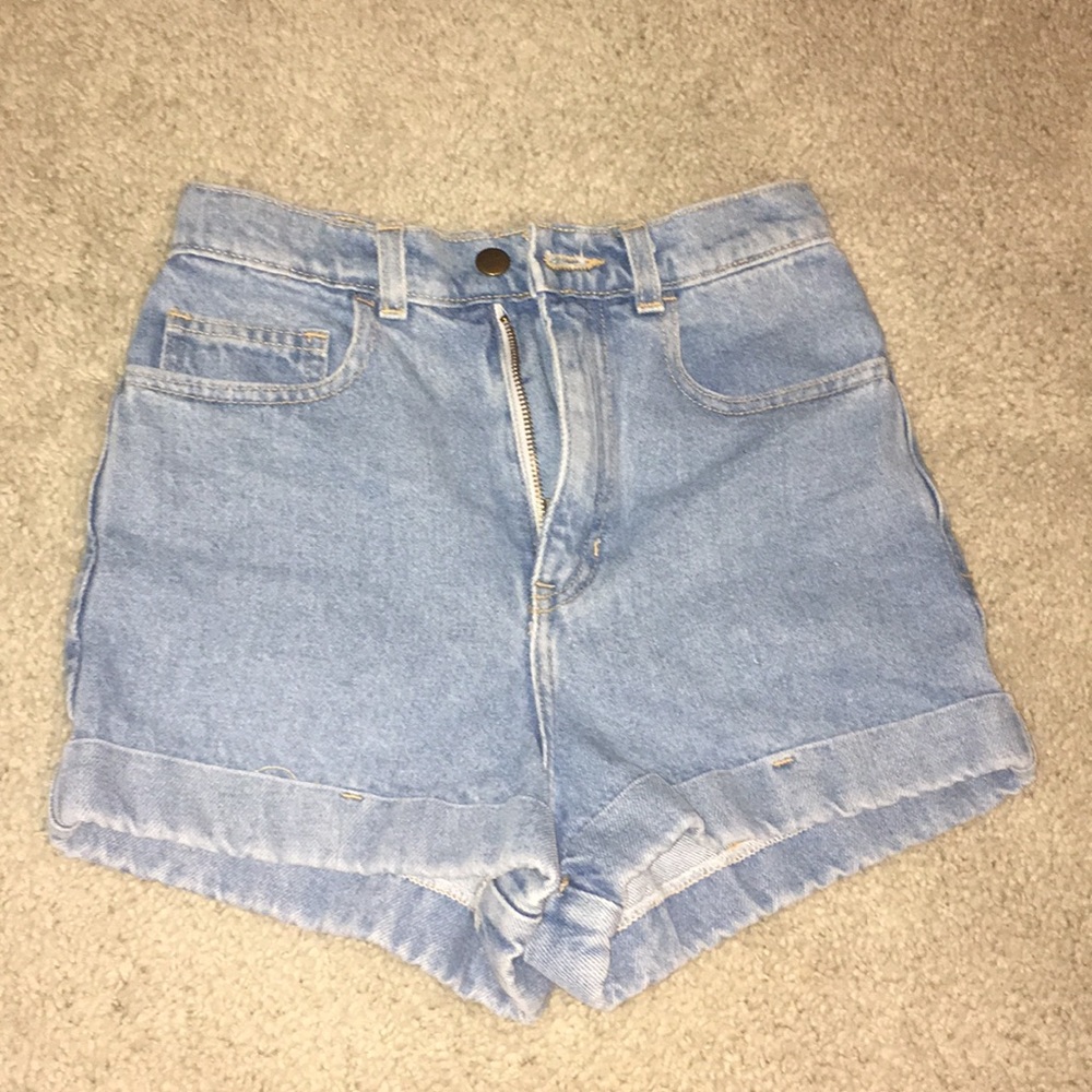 Super cute high waisted jean shorts